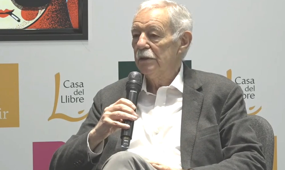 El escritor Eduardo Mendoza – Presenta 'Transbordo en Moscú'