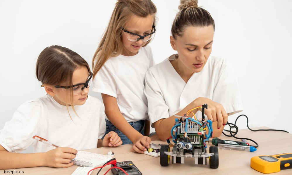 Niñas y mujeres - Priorizar ciencia, tecnología e innovación