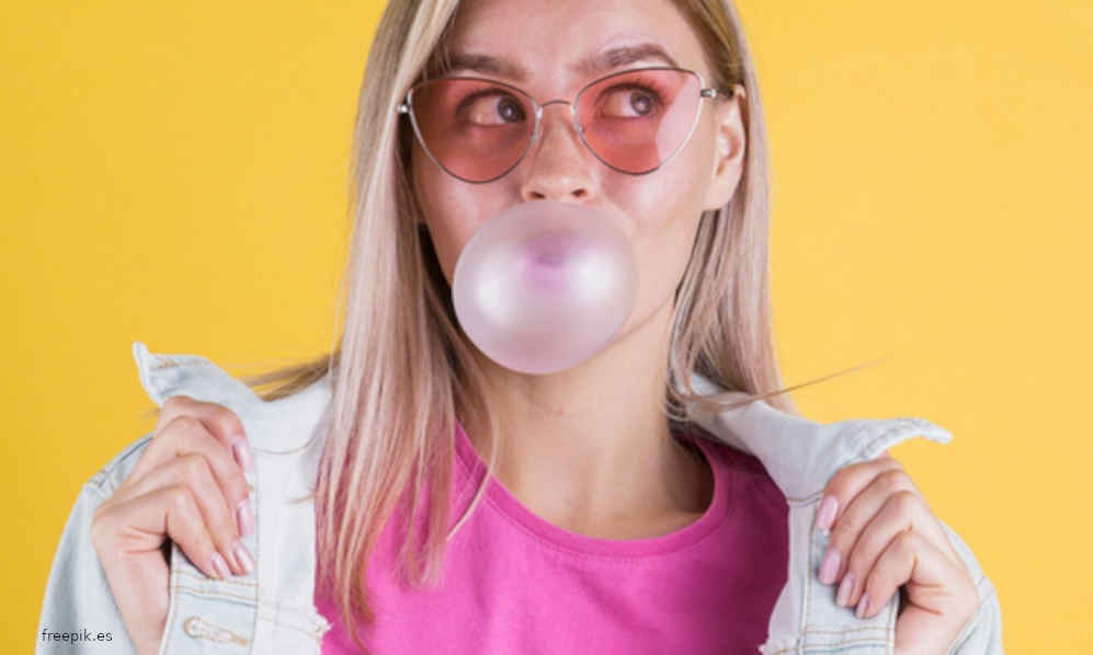 El chicle - Material derivado del petróleo - Gran fuente de polución